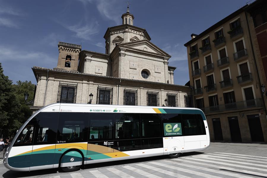 L’UE s’accorde sur la voie à suivre pour que les camions et les bus émettent 90 % de CO2 en moins d’ici 2040