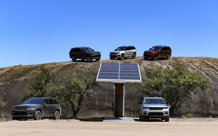 Le Jeep® Grand Cherokee reçoit le MotorWeek Drivers' Choice Award pour la deuxième année consécutive