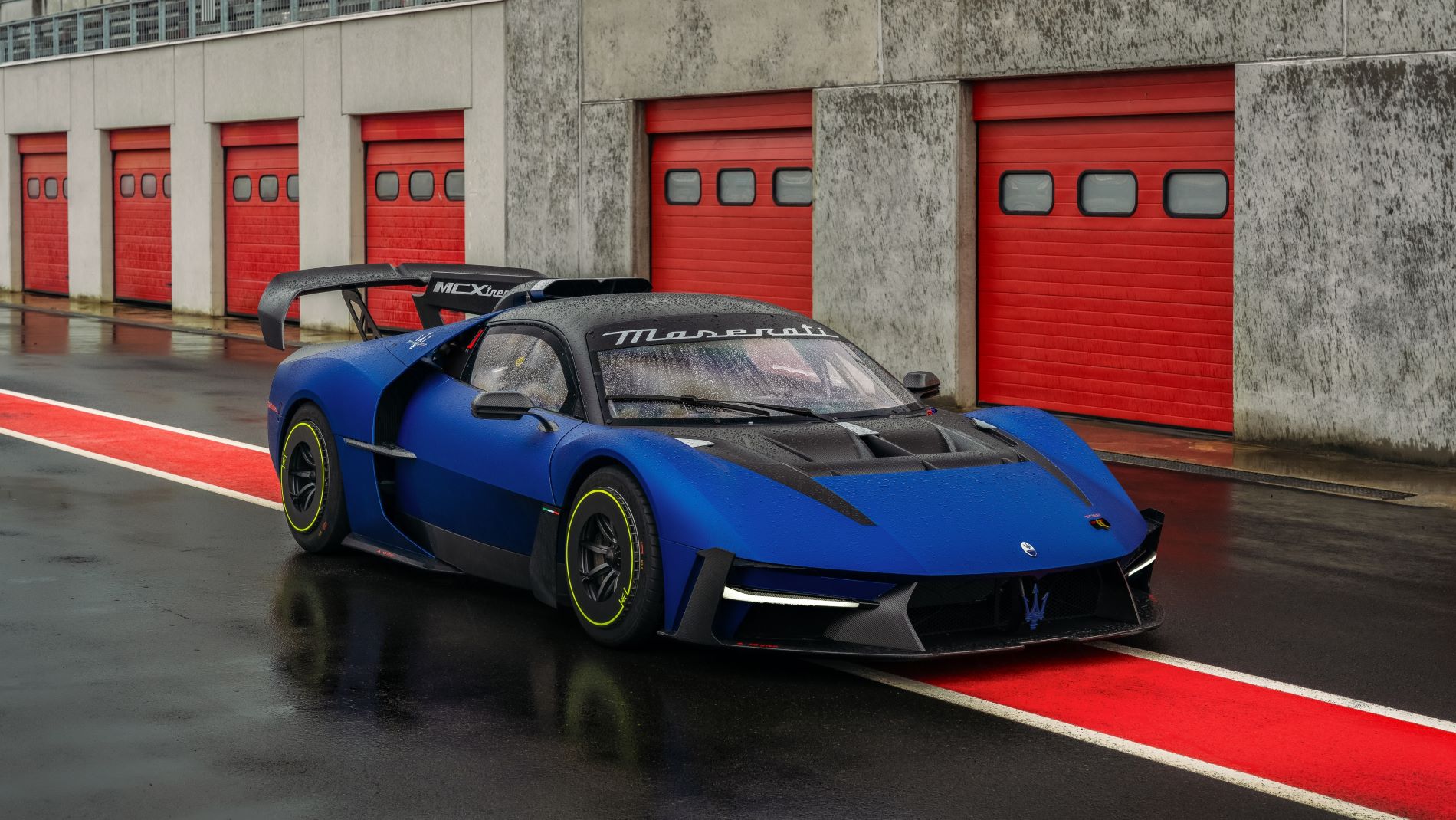 Maserati MCXtrema : la « bête » se déchaîne sur la piste avant la première livraison