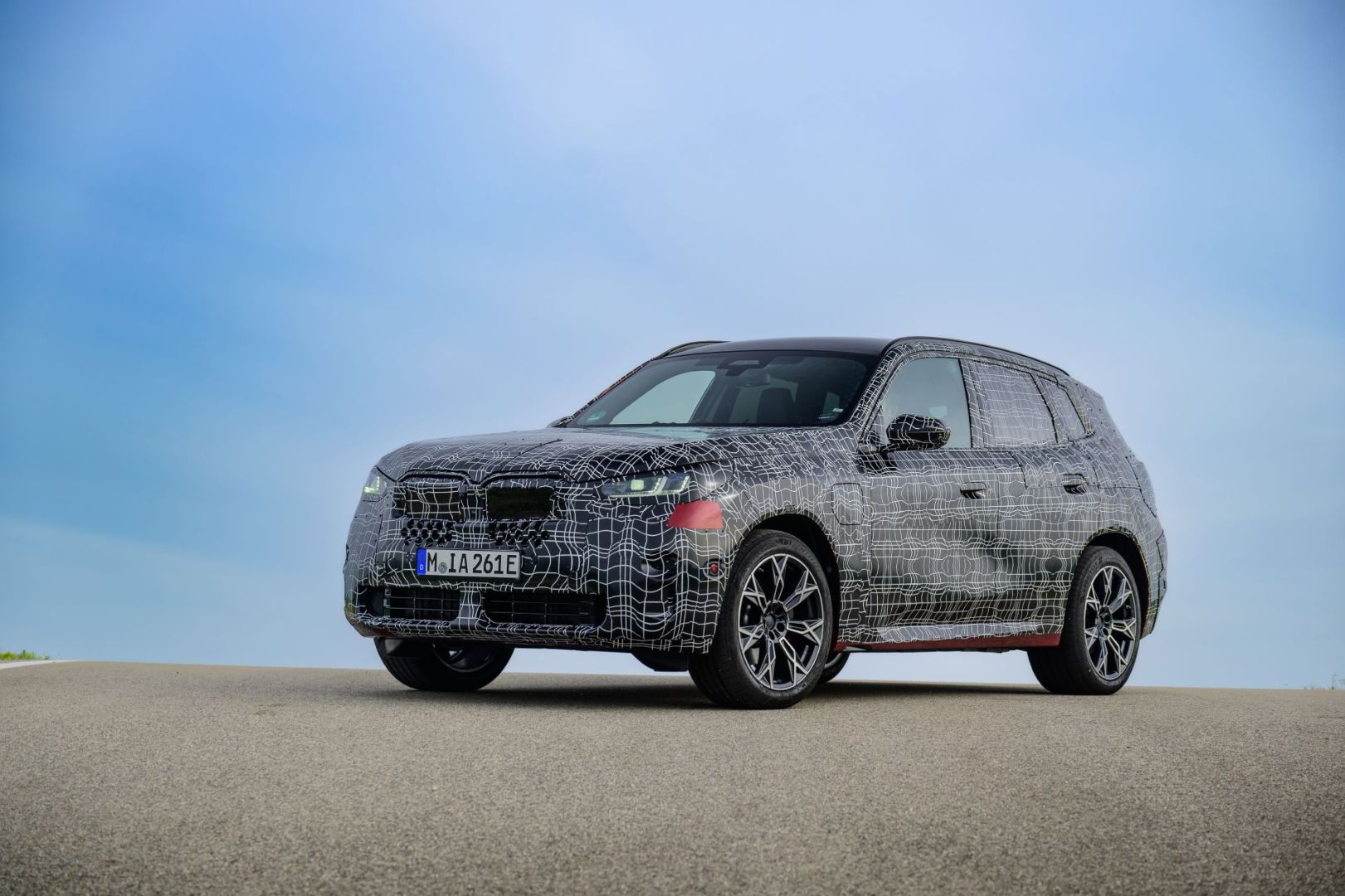 Précis, sûr, polyvalent : le nouveau BMW X3 soumis à des tests de conduite dynamique