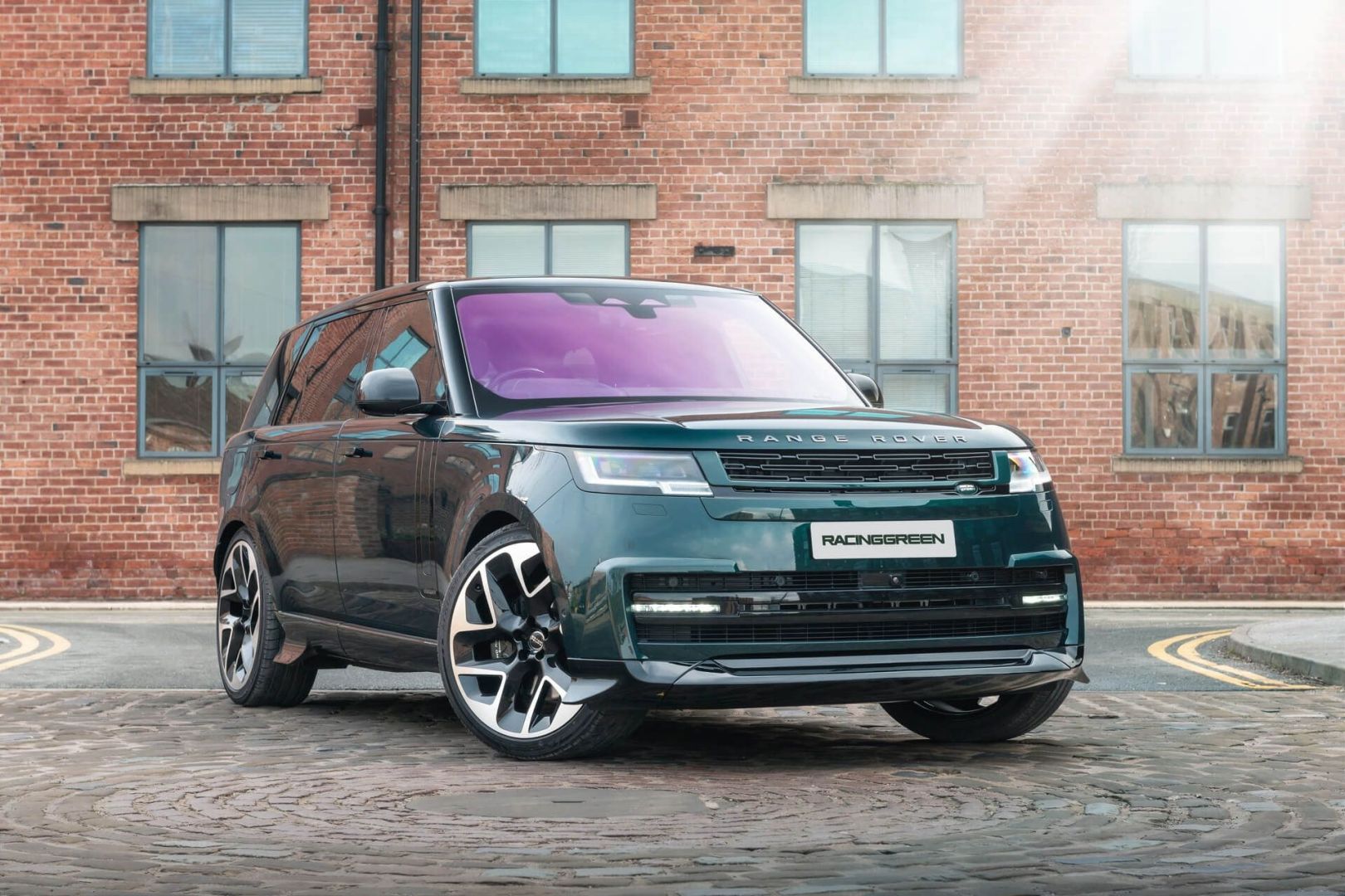 Racing Green Automotive présente son programme de concession et élargit sa gamme de produits