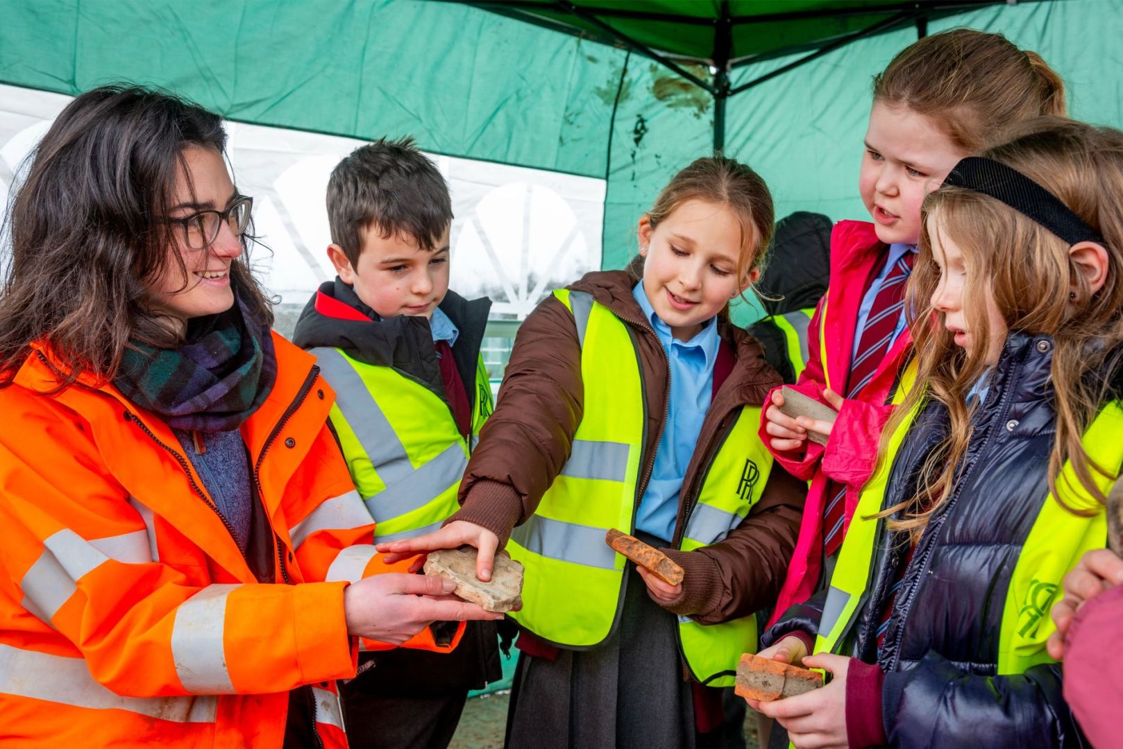 Rolls-Royce Motor Cars accueille de jeunes archéologues