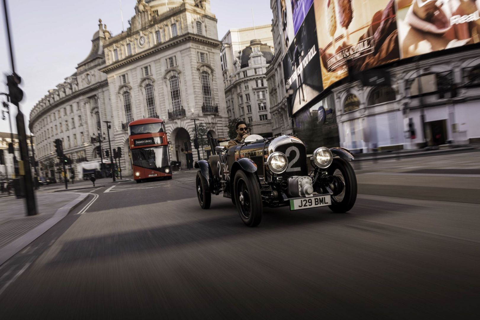 De Bicester à Bangkok : The Little Car Company fête les trois ans de sa première livraison client