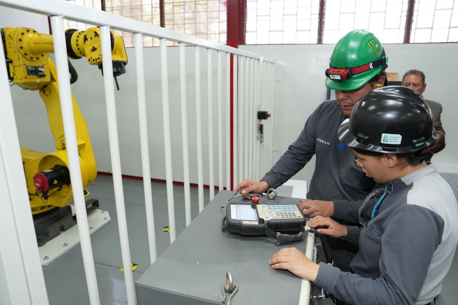Nissan Mexicana fait don de robots dans le cadre de son engagement en faveur de l'éducation des générations futures