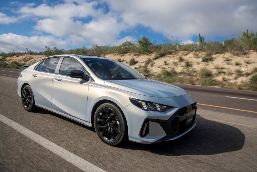 La berline qui a tout pour plaire : la toute nouvelle Dodge Attitude 2025