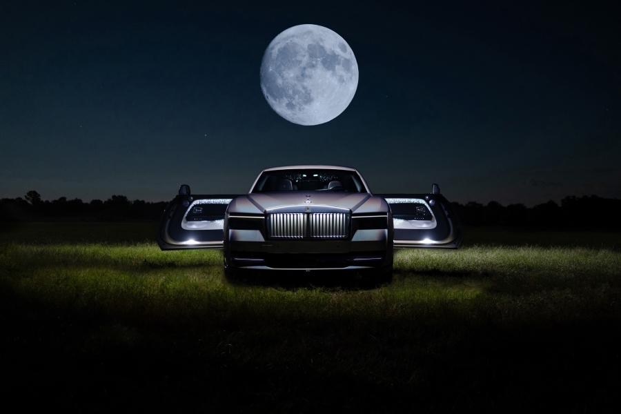 Rolls-Royce présente le Spectre Lunaflair : une expression fascinante du sur mesure