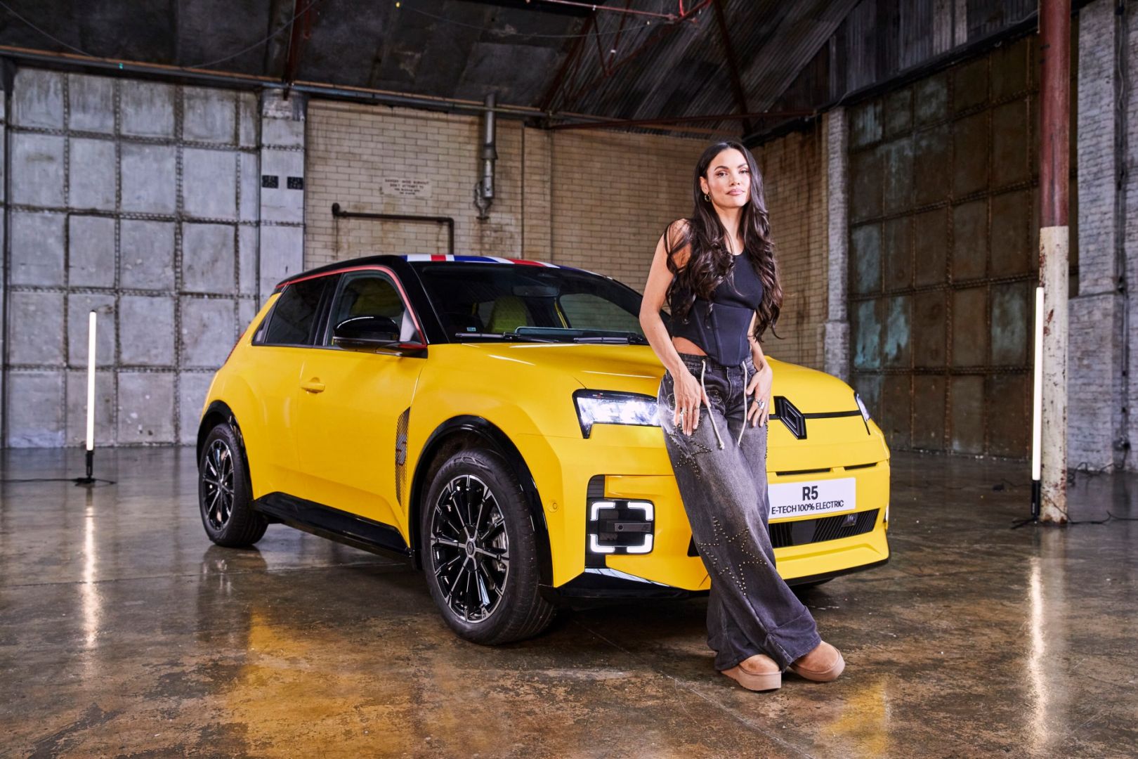 La chanteuse britannique emblématique de R&B Sinéad Harnett enregistre sa première chanson en voiture