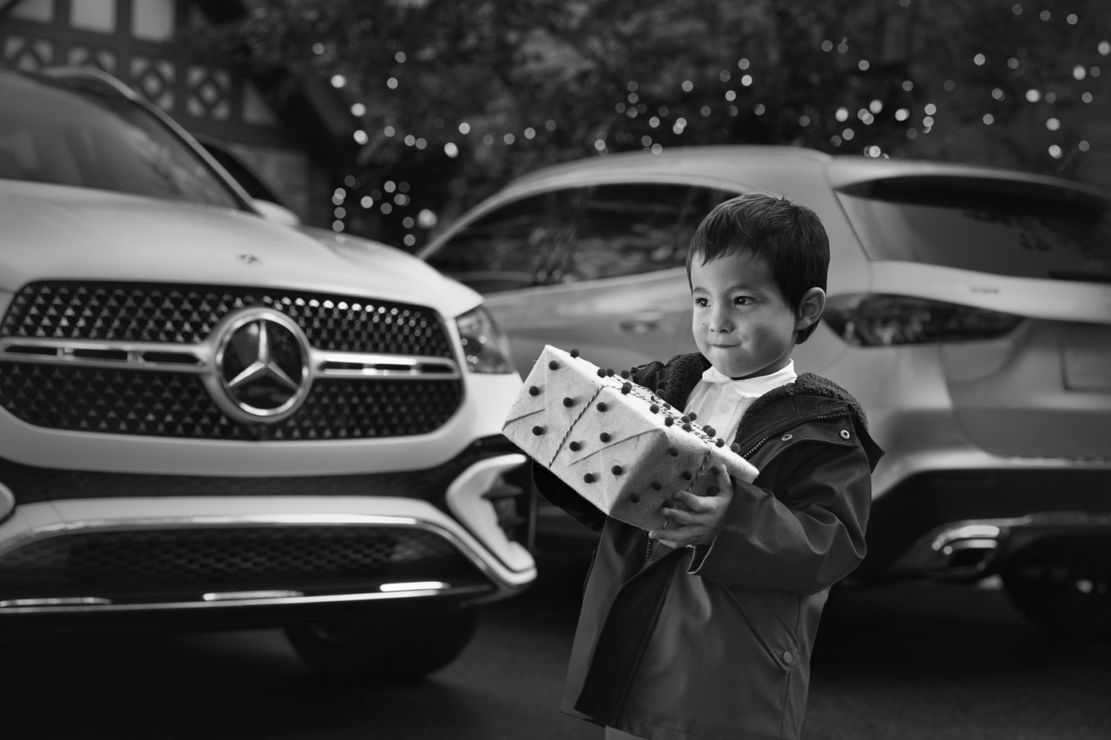 Mercedes-Benz USA lance la campagne « Holidays with Love » 2024 pour célébrer la joie d'être ensemble