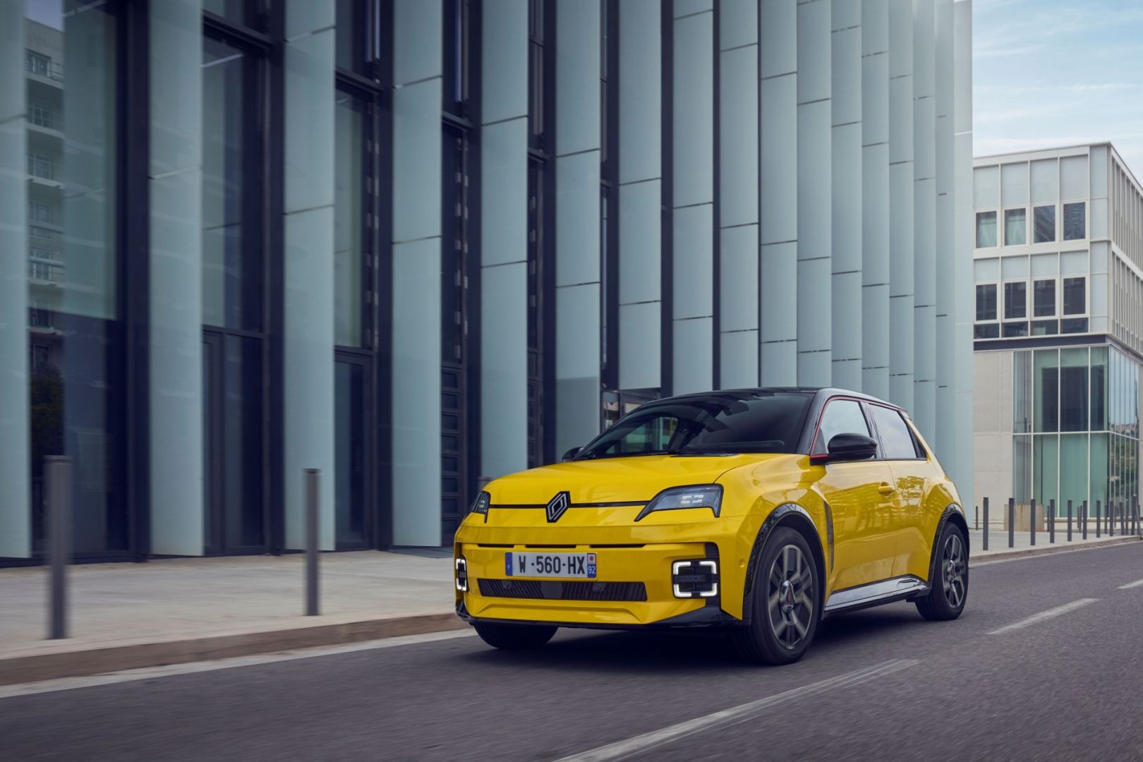 Grand en ville ! La Renault 5 E-Tech électrique élue « Voiture de l'année »