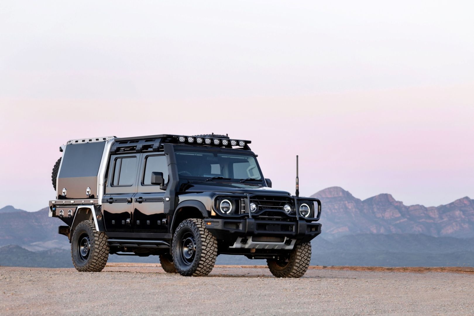 INEOS Automotive présente le Grenadier Quartermaster Kaiju personnalisé