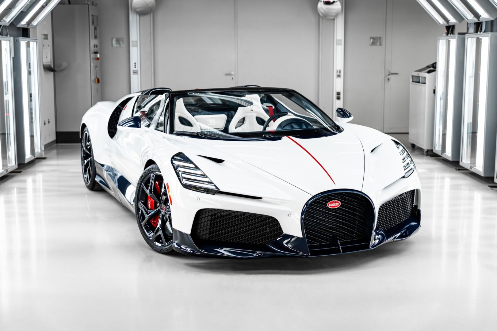 Le dernier jalon de l'ère W16: le premier Mistral W16 quitte l'atelier Bugatti