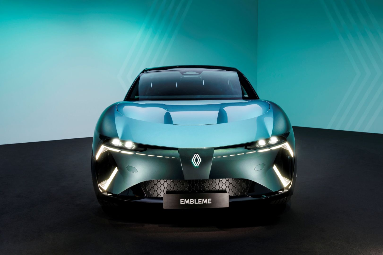 Le groupe Renault présente le défi de la mobilité des voitures européennes durables et carbone