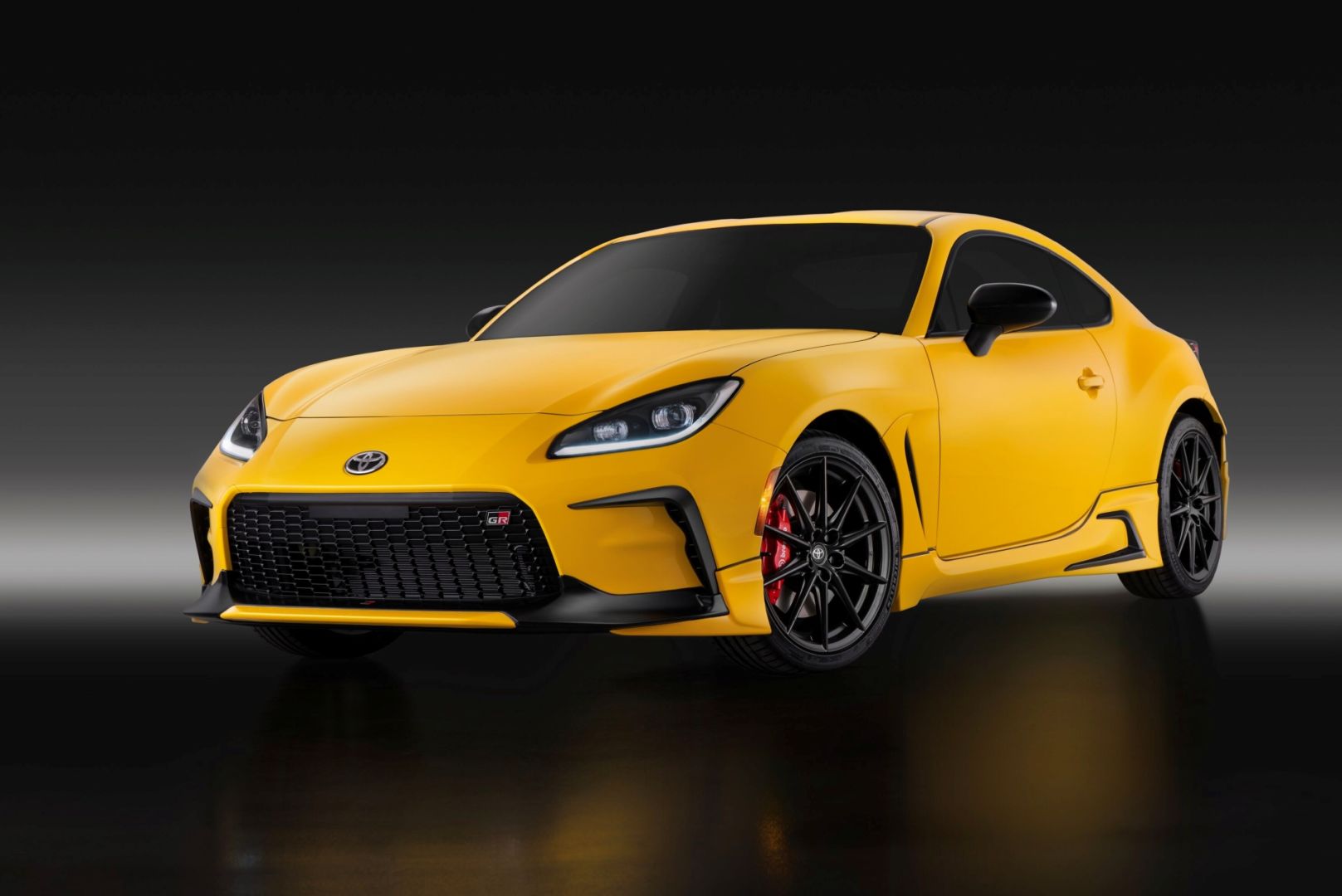 Toyota illumine les rues de la ville avec la nouvelle édition GR86 Yuzu