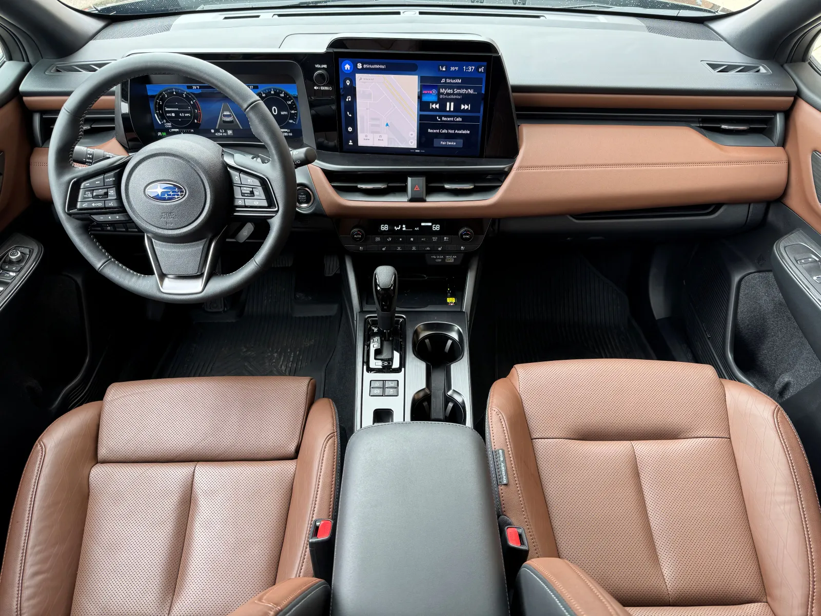 Une vue aérienne de l'intérieur de la Subaru Outback Touring XT 2026.
